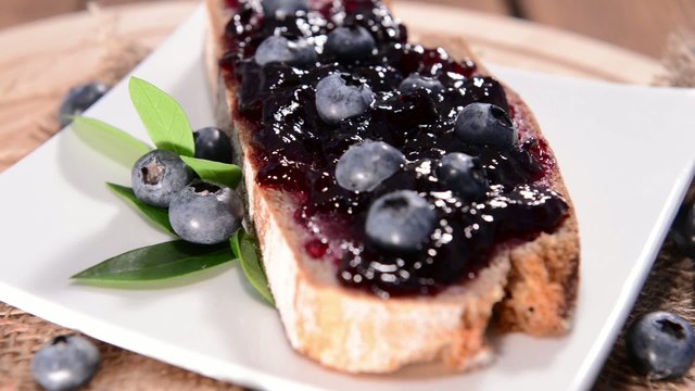 Loopable bread with Blueberry Jam