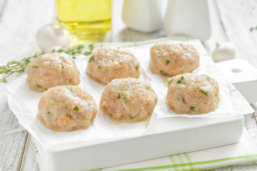 Raw meatballs