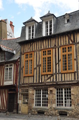 Fototapeta na wymiar Edificio de madera y piedra, Francia