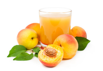 peach juice with fresh fruits