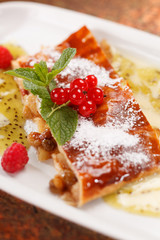 apple strudel with berries