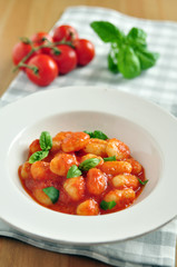 Gnocchi im Tomaten Basilikum Sauce