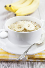 Oatmeal with bananas