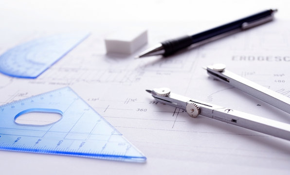 zeichnen mit Zirkel und Bleistift