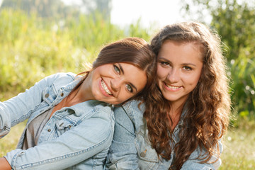 Naklejka premium two girlfriends
