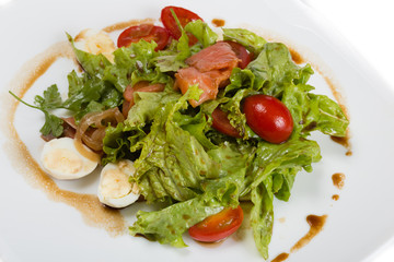 Summer salad with smoked salmon