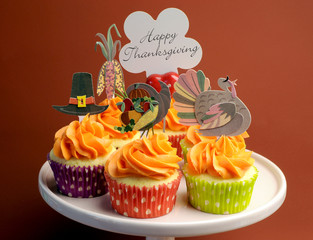 Happy Thanksgiving decorated cupcakes