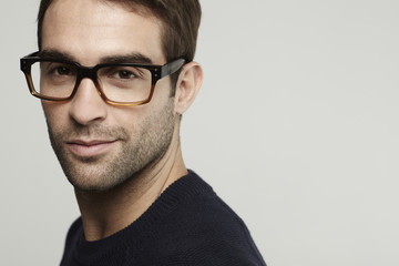 Obraz premium Closeup portrait of mid adult man in glasses