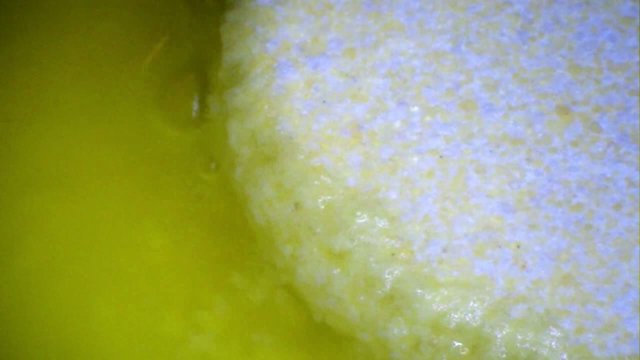 Disoluci&oacute;n de pastilla efervescente en agua