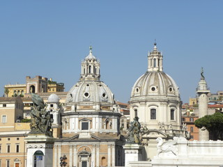 Fototapeta na wymiar Santa Maria di Loreto i Najświętszego Imienia Maryi na Forum Trajana