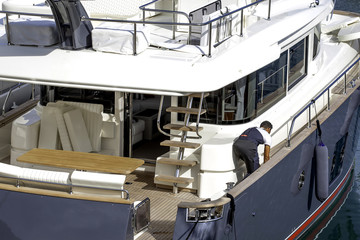 Pulizia e lavaggio yacht da diporto