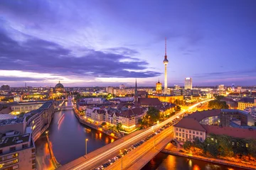 Foto op Canvas Berlijn, Duitsland Stadsgezicht boven de rivier de Spree © SeanPavonePhoto