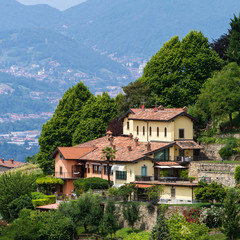 Fototapeta na wymiar Widok z górnej centrum miasta Bergamo, Lombardia, Włochy