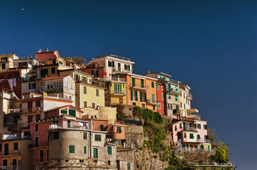 Fototapeta na wymiar Piękne kolory domy Cinque Terre w okresie wiosennym, Włochy