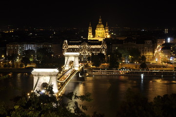 Fototapeta na wymiar Chain Bridge is the quintessential symbol to Budapest