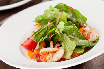salad with shrimps