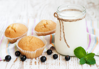 Natural yoghurt with fresh blackcurrants