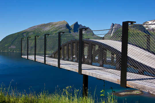 Aussichtspunkt Bergsbotn mit Blick auf Bergsfjord, Senja