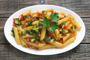 Pasta with broccoli and paprika
