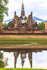 Fototapeta premium Reflections Beautiful Scenery of Mahathat Temple