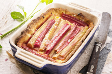 tart with rhubarb