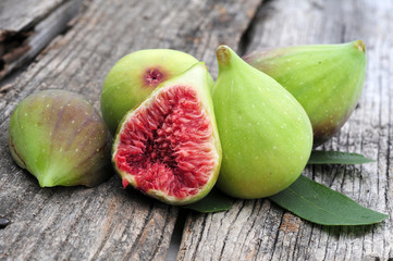 fresh figs fruit