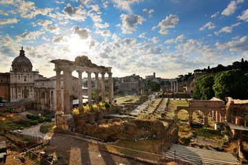 Fototapeta na wymiar Roman Forum o świcie, Rzym