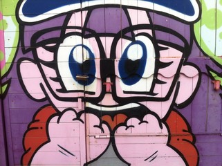 porta con disegno a spray infantile