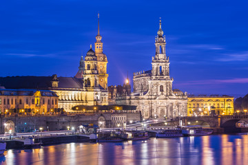 Obraz na płótnie Canvas Dresden, Germany on the Elbe River