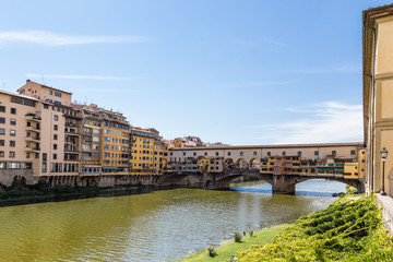 Fototapeta na wymiar Arno river and Ponte Vecchio in Florence, Italy