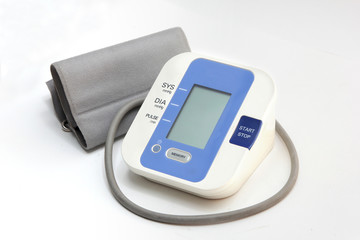 Blood pressure monitoring device