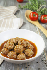 Meatballs in tomato sauce