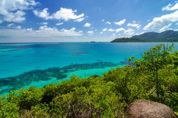 Wandaufkleber Blaues Meer und Grüne Insel © jkraft5