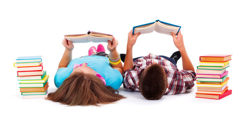 Teens reading books - obrazy, fototapety, plakaty
