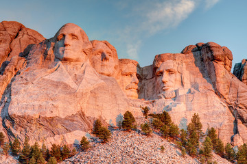 Mount Rushmore National Monument Sunrise Landscape - obrazy, fototapety, plakaty