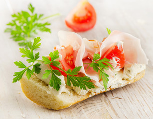 Bread with smoked bacon and cream cheese