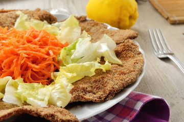 Cotoletta impanata con verdure