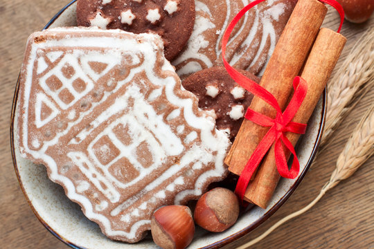 gingerbread, biscuits and cinnamon