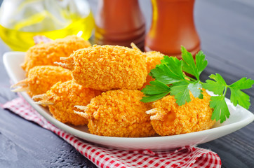 claw legs on plate