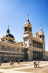 Fototapeta na wymiar Katedra Almudena, Madryt, Hiszpania