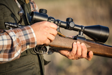 full hunter hunting rifle - obrazy, fototapety, plakaty