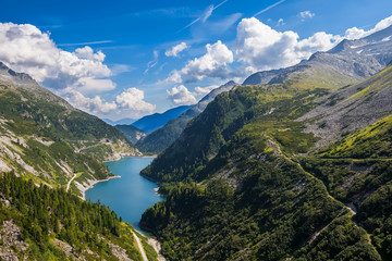 Fototapeta na wymiar Piękne widoki na góry - Maltatal, Austria.