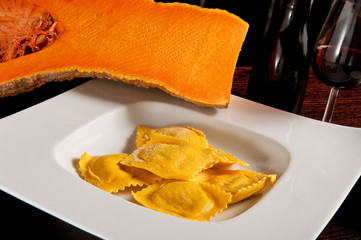 pasta ripiena, ravioli alla zucca