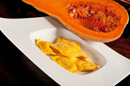 pasta ripiena, ravioli alla zucca