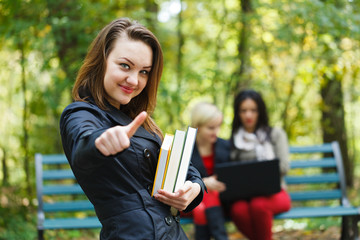 Obraz premium Thumbs up for Studying