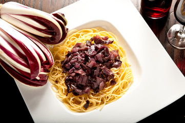 pasta, spaghetti al radicchio rosso