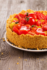Savoury cheesecake with tomatoes