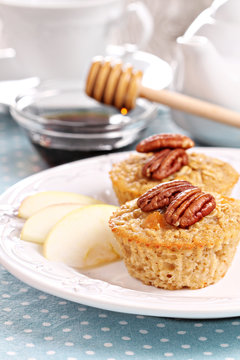 Baked oatmeal with pecans and apples