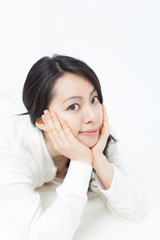 リラックスする女性