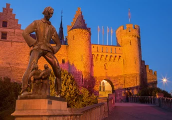 Fotobehang Antwerp - Steen castle and statue of Lange Wapper © Renáta Sedmáková